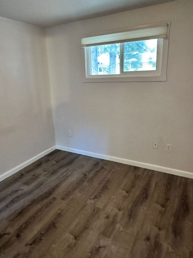 Building Photo - 905 Lapham Dr