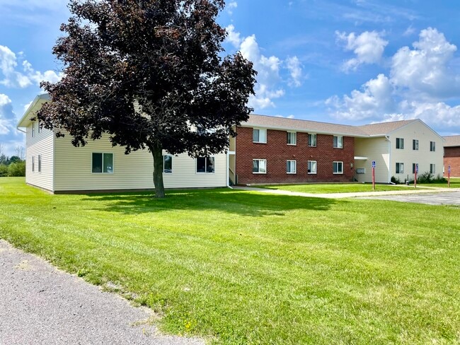 Building Photo - Farmington Manor
