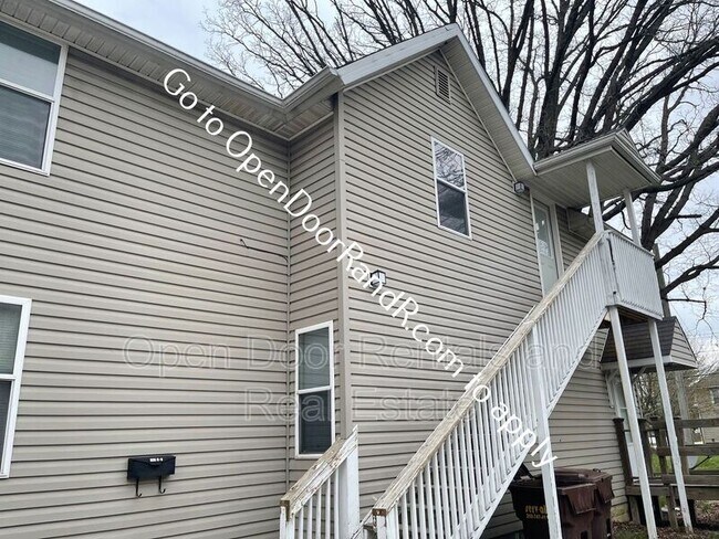 Building Photo - 322 Phillip St