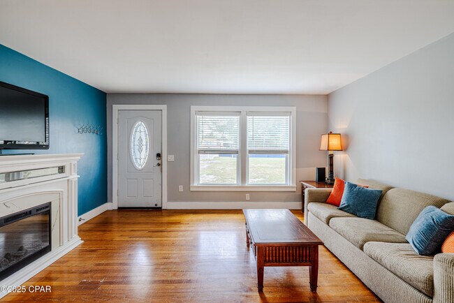 Building Photo - 1207 Buena Vista Blvd