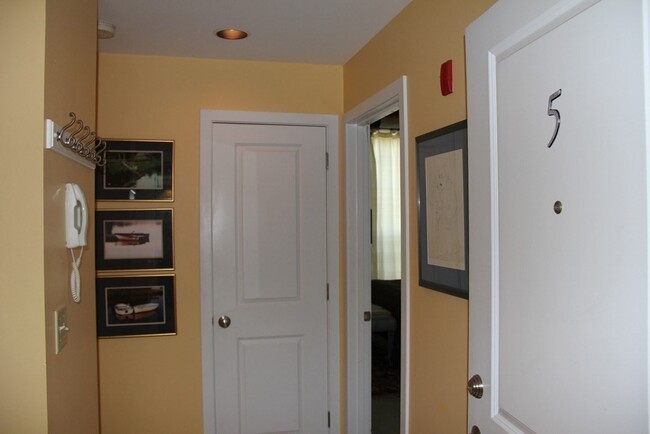 Building Photo - 12 Brookside Rd