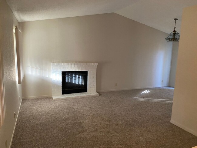 Building Photo - 369 Limerick Way