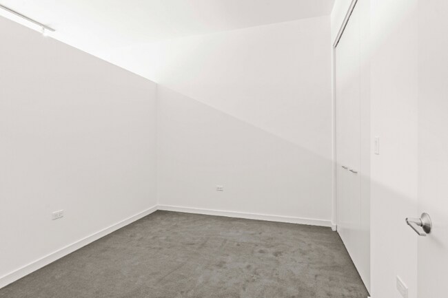 Foto del edificio - 730 W Lake St