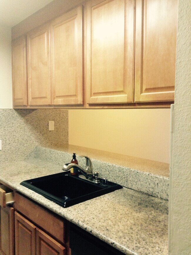 Foto del edificio - 359 Half Moon Ln