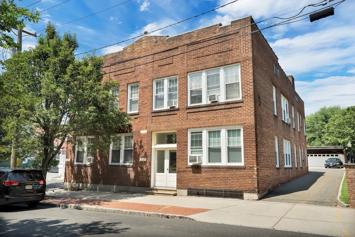 14 Baldwin St, Montclair, NJ 07042 Townhouse for Rent in Montclair