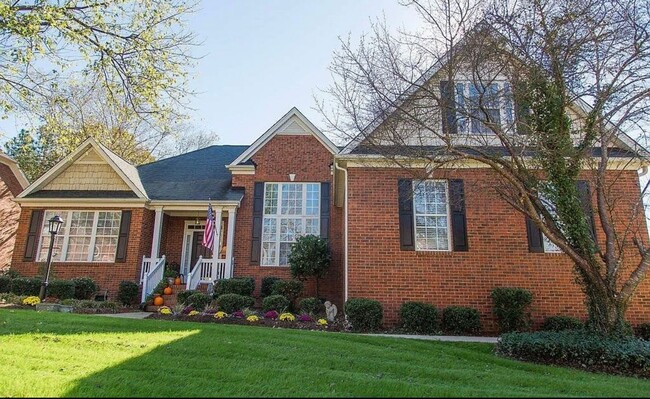 Building Photo - Stunning Lake Carolina Home