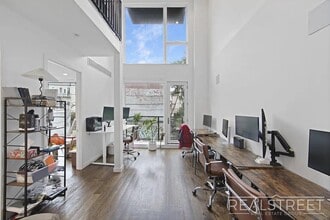 Building Photo - 179 N 7th St