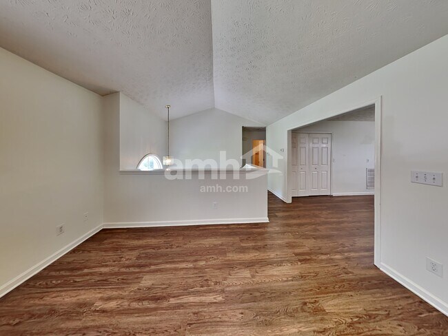 Building Photo - 136 River Walk