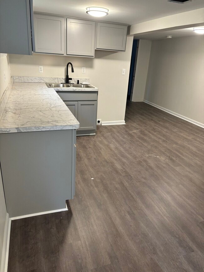 Foto del edificio - 34805 Glenwood Rd