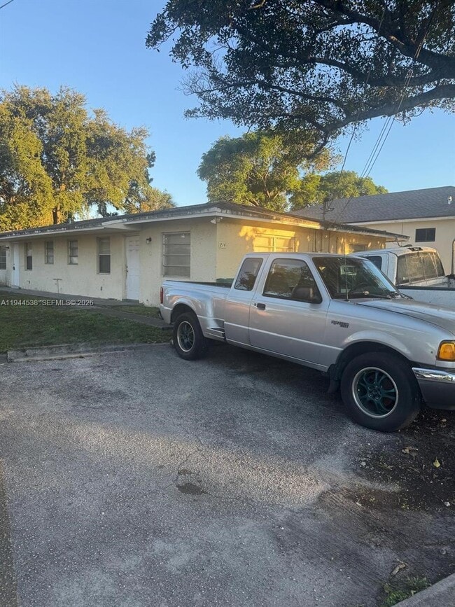 Building Photo - 214 NW 8th Ave