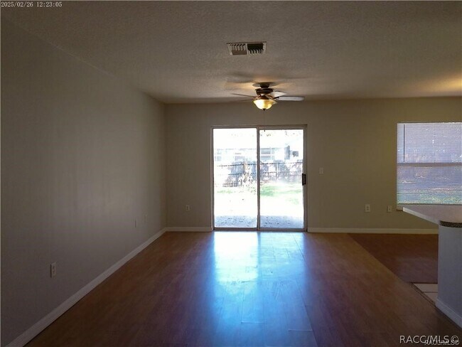 Building Photo - 5921 W Woodhill Ct