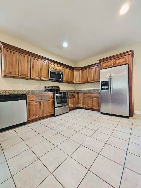 Building Photo - 1408 Colon Ave