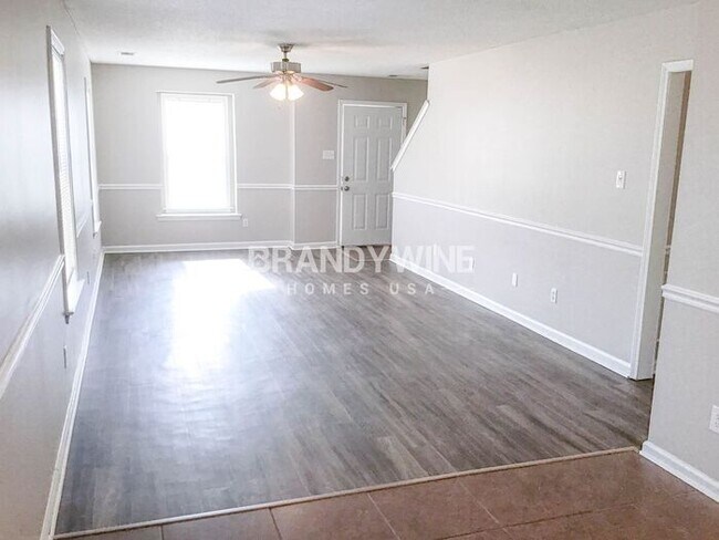 Building Photo - One Month Free Move-in Special!!