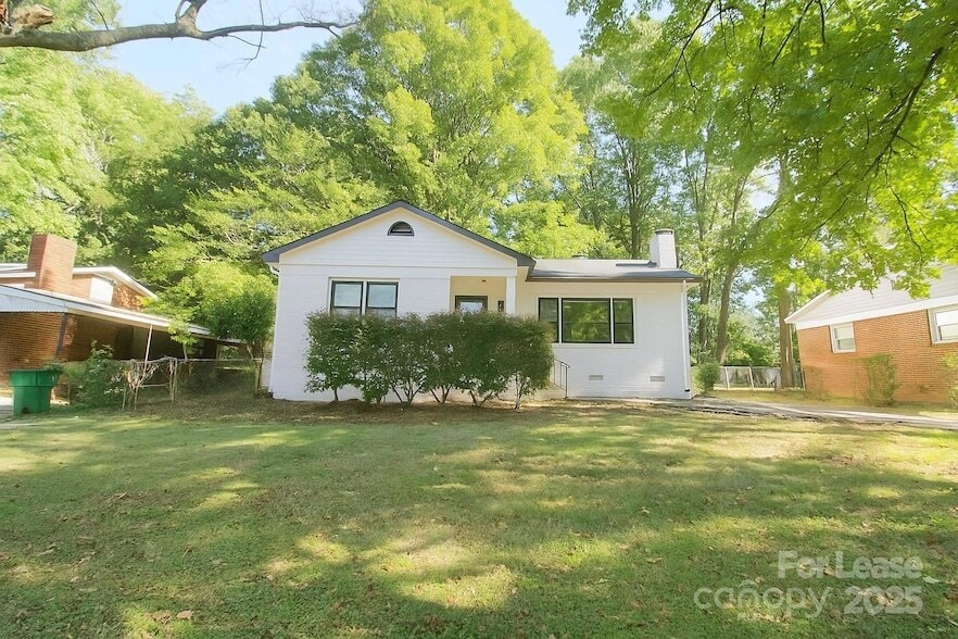 Primary Photo - 3517 Carlyle Dr