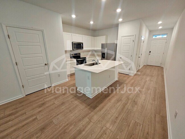 Photo - 5914 Ortega Lk Dr Townhome