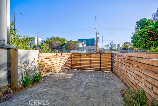 Building Photo - 11639 Burbank Blvd