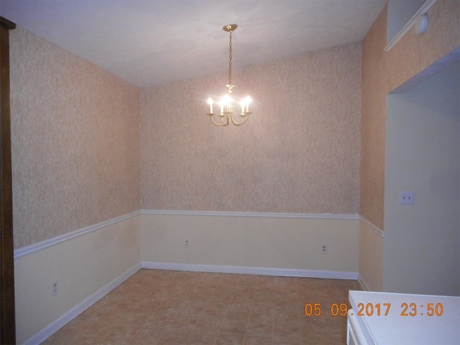 Building Photo - 2 Trestlewood Ct