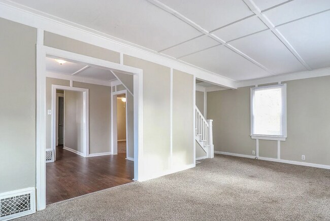 Foto del edificio - 405 E Woodside St