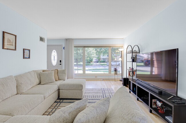 Foto del edificio - 6310 W Estes Ave