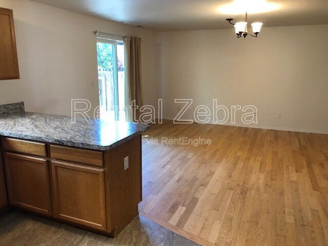 Foto del edificio - 3268 SW Metolius Pl