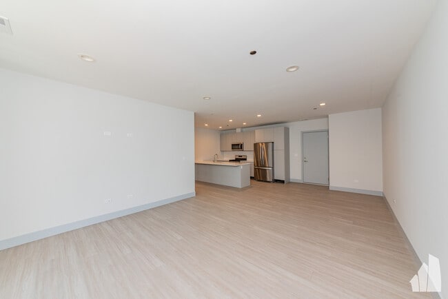 Building Photo - 6350 N Glenwood Ave