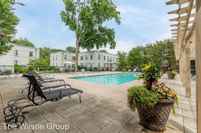 Building Photo - 2 br, 2 bath House - 11 W. Locke Lane Unit 6