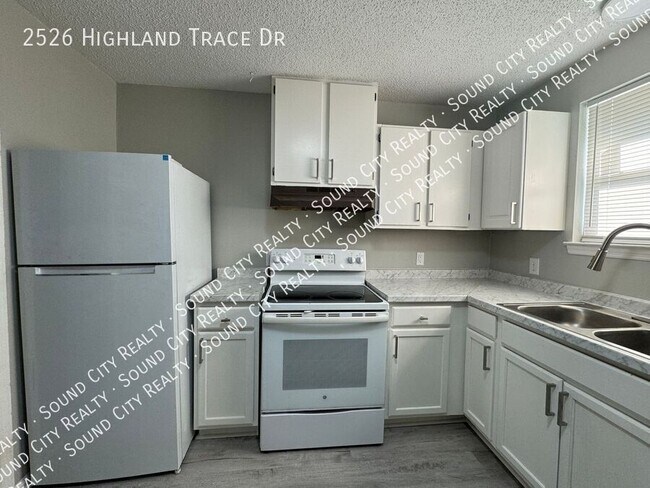 Foto del edificio - AVAILABLE NOW! NORTHEAST NASHVILLE 2BR 1BA...