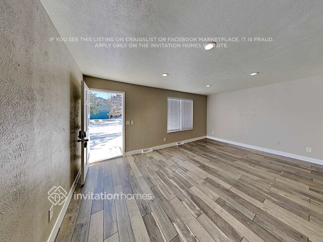 Foto del edificio - 10631 Queen St