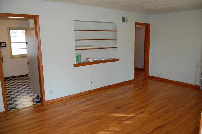 Foto del edificio - 3bd brick ranch in south-central Lincoln!