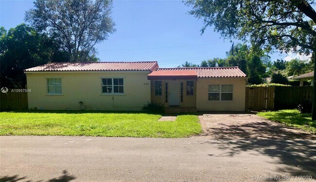 Foto del edificio - 5760 SW 51st St