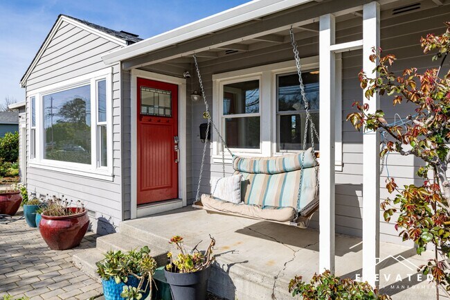 Building Photo - 45 Payran St