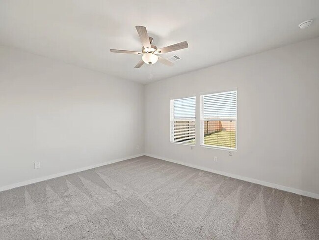 Foto del edificio - 17235 King Eider Rd