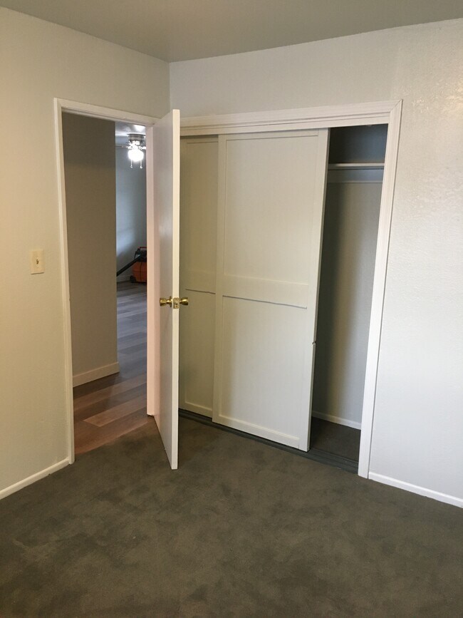 Foto del edificio - 202 E Sacramento St