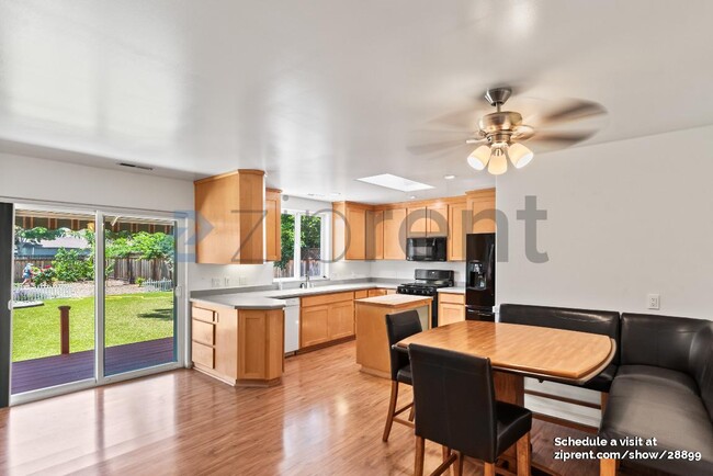 Foto del edificio - 41345 Roberts Ave