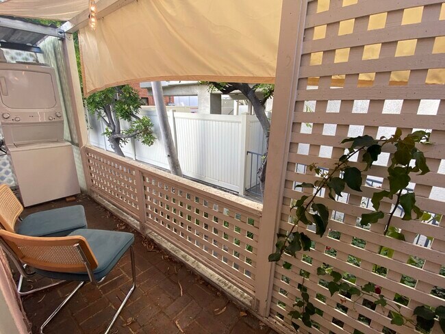 Balcony - 927 Westbourne Dr
