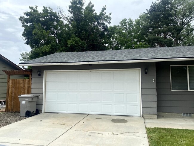 Building Photo - 3298 N Clayton Pl