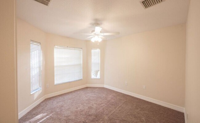 Foto del edificio - 520 Rangewood Dr SE