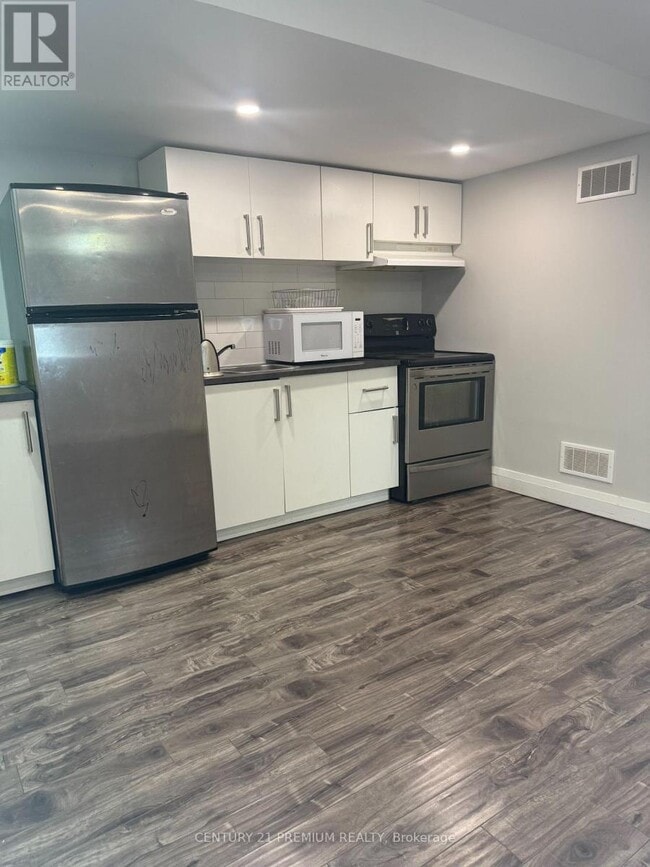 Building Photo - 49 Clearfield Dr