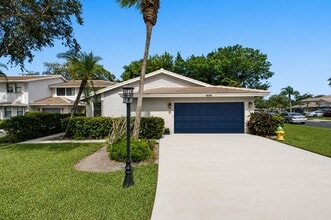 Building Photo - 608 Northshore Dr