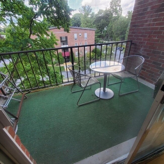 Foto del edificio - Chestnut Hill Condo