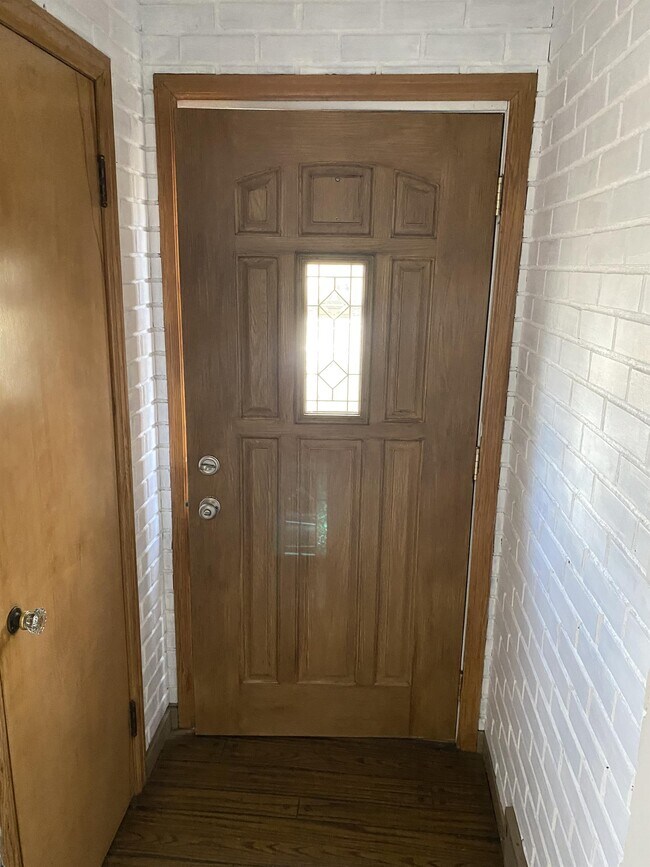 Building Photo - 209 Oakland Ave