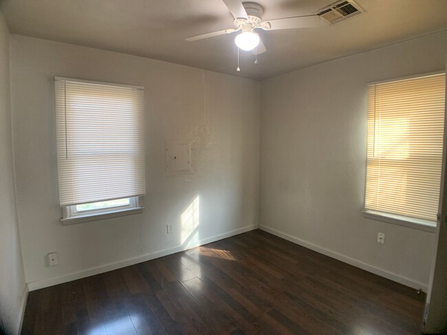 Building Photo - 3 Bed OKC Brick House