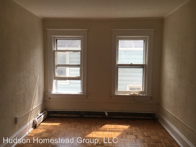 Building Photo - 244-246 Elmendorf St