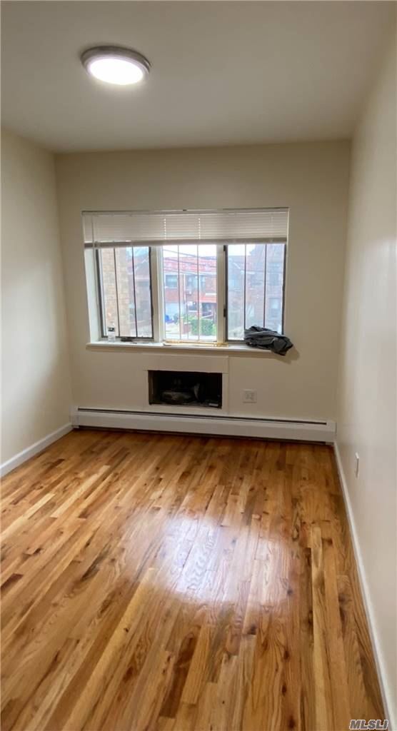 Foto del edificio - 65-16 Woodside Ave