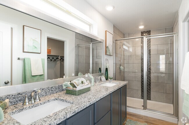 4BR 2,5 BA - 1.941 FT - Baño principal - TerraLane at Campo Del Sol