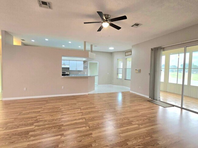 Building Photo - 3 Bed/2 Bath in Huntington Hills Golf and ...