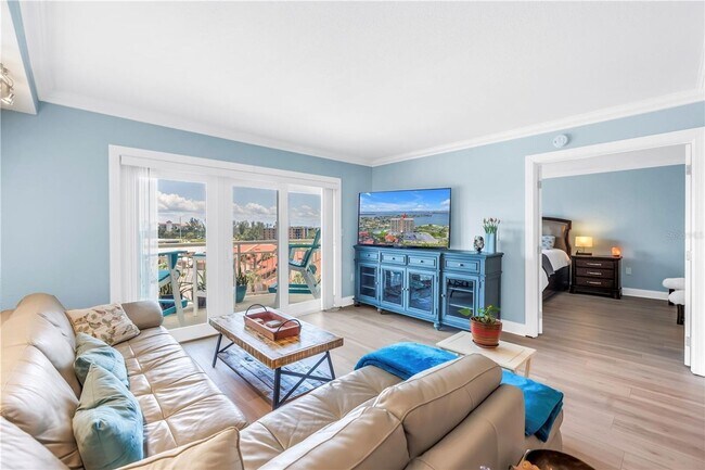 Foto del edificio - Beautiful 2BR/2BA Waterfront Condo in 55+ ...