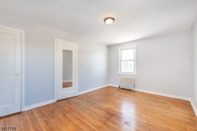 Foto del edificio - 23 Carpenter Terrace N