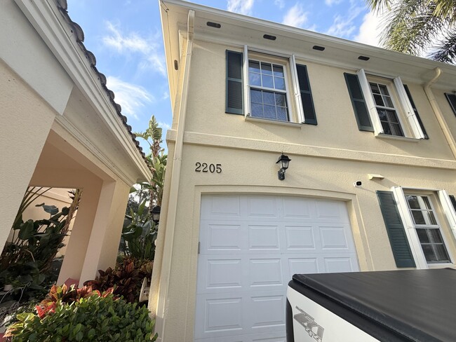 Foto del edificio - 2205 Telogia Ct