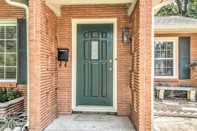 Foto del edificio - 1607 Libbey Dr